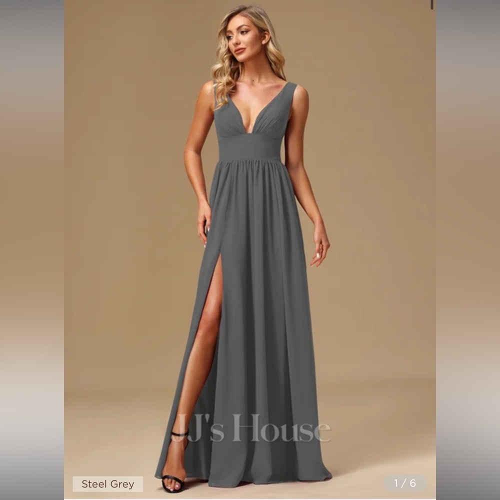 Size 10 bridesmaid dress, never been worn just doesn’t fit!